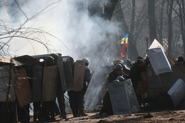 Противостояние в Мариинском парке