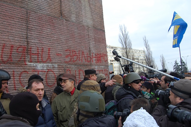 Попытки уничтожить памятник чекистам в Киеве