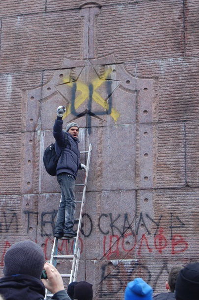 Попытки уничтожить памятник чекистам в Киеве