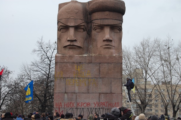 Попытки уничтожить памятник чекистам в Киеве