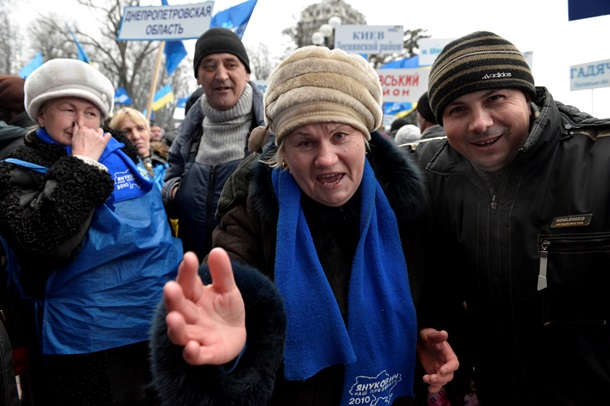 Все ради бюджета. ФотоРепортаж с митинга сторонников Партии регионов под Радой