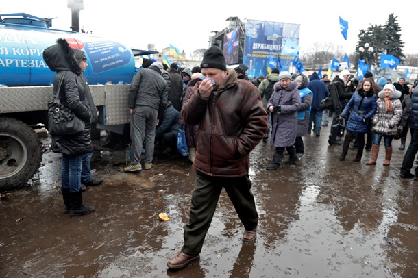 Все ради бюджета. ФотоРепортаж с митинга сторонников Партии регионов под Радой