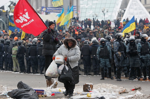 Начало штурма Евромайдана. Фоторепортаж из центра Киева в ночь на 11 декабря