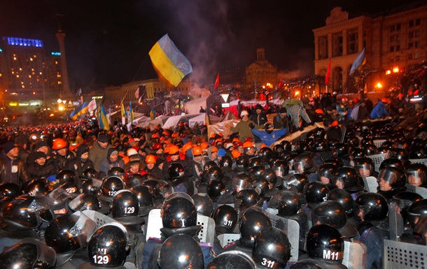 Начало штурма Евромайдана. Фоторепортаж из центра Киева в ночь на 11 декабря