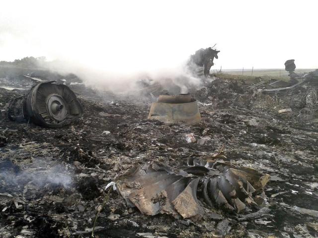 Последствия расстрела российскими боевиками малайзийского Боинга. ФОТОрепортаж