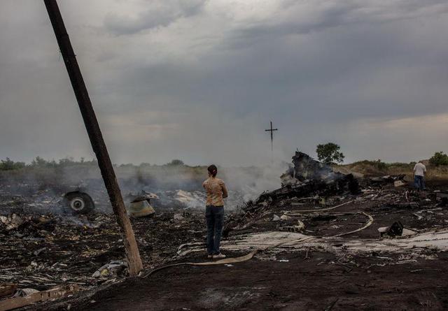 Последствия расстрела российскими боевиками малайзийского Боинга. ФОТОрепортаж