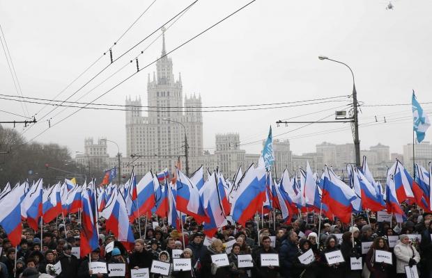 В марше памяти Бориса Немцова в Москве приняли участие более 50 тысяч человек. ФОТОрепортаж